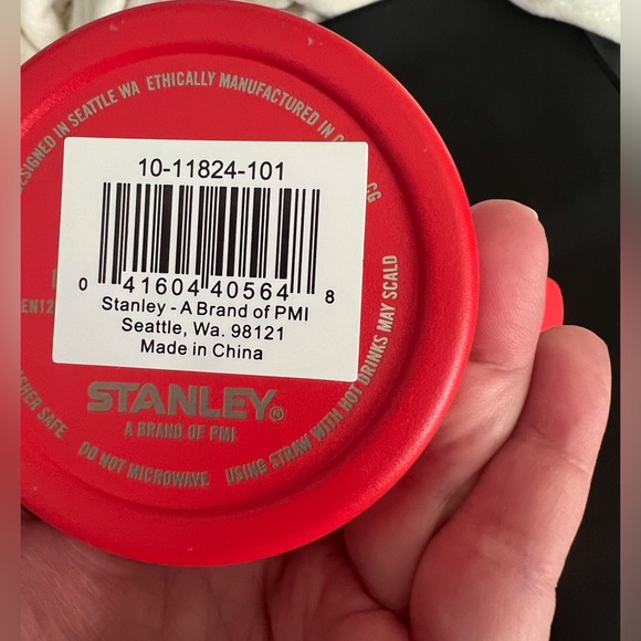 Stanley Cup Valentine’s Day Red Tumbler 40 Oz Target Exclusive NEW - Picture 4 of 6